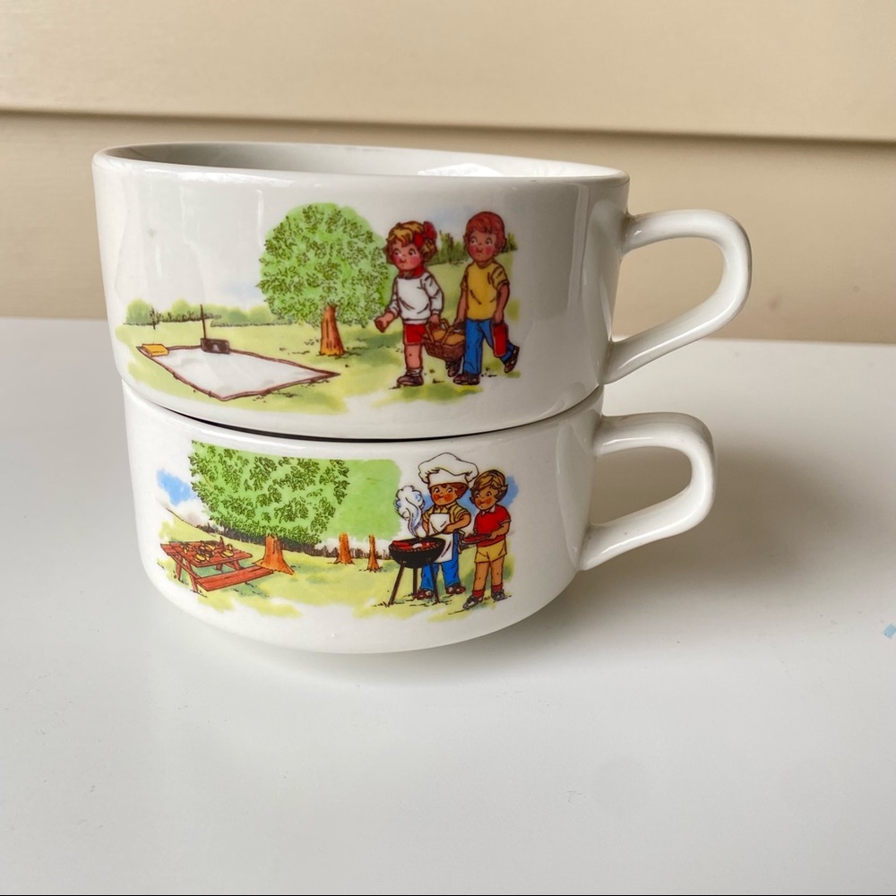 Vintage Campbell’s soup mug bowls picnic and bbq themes